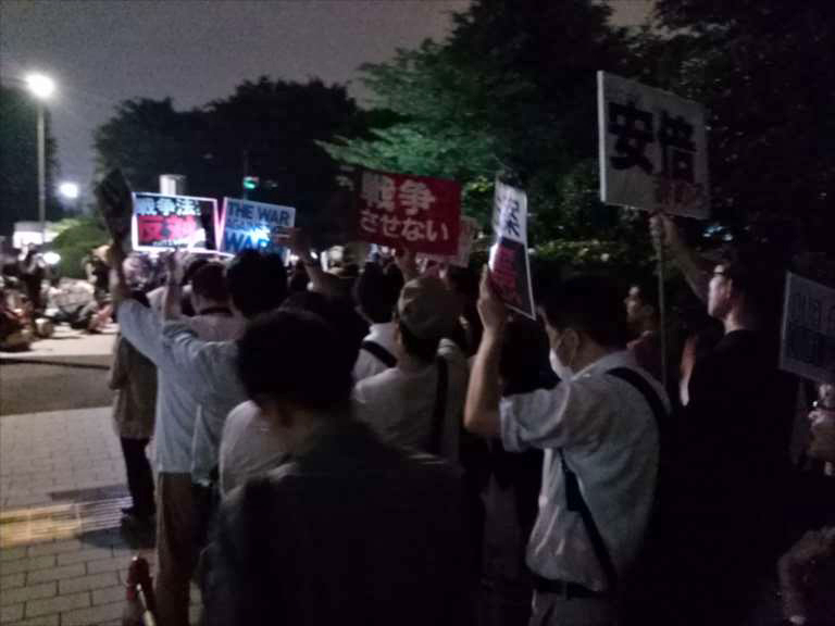 2015/6/12　官邸前・国会前で約3000人が抗議　SEALDs参加2回目_c0024539_516236.jpg