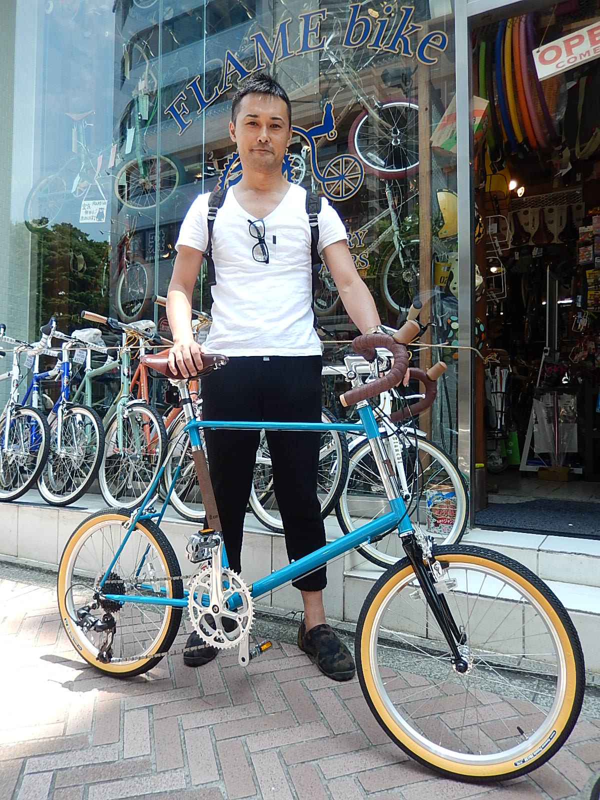 6月13日 渋谷 原宿 の自転車屋 FLAME bike前です_e0188759_1434717.jpg