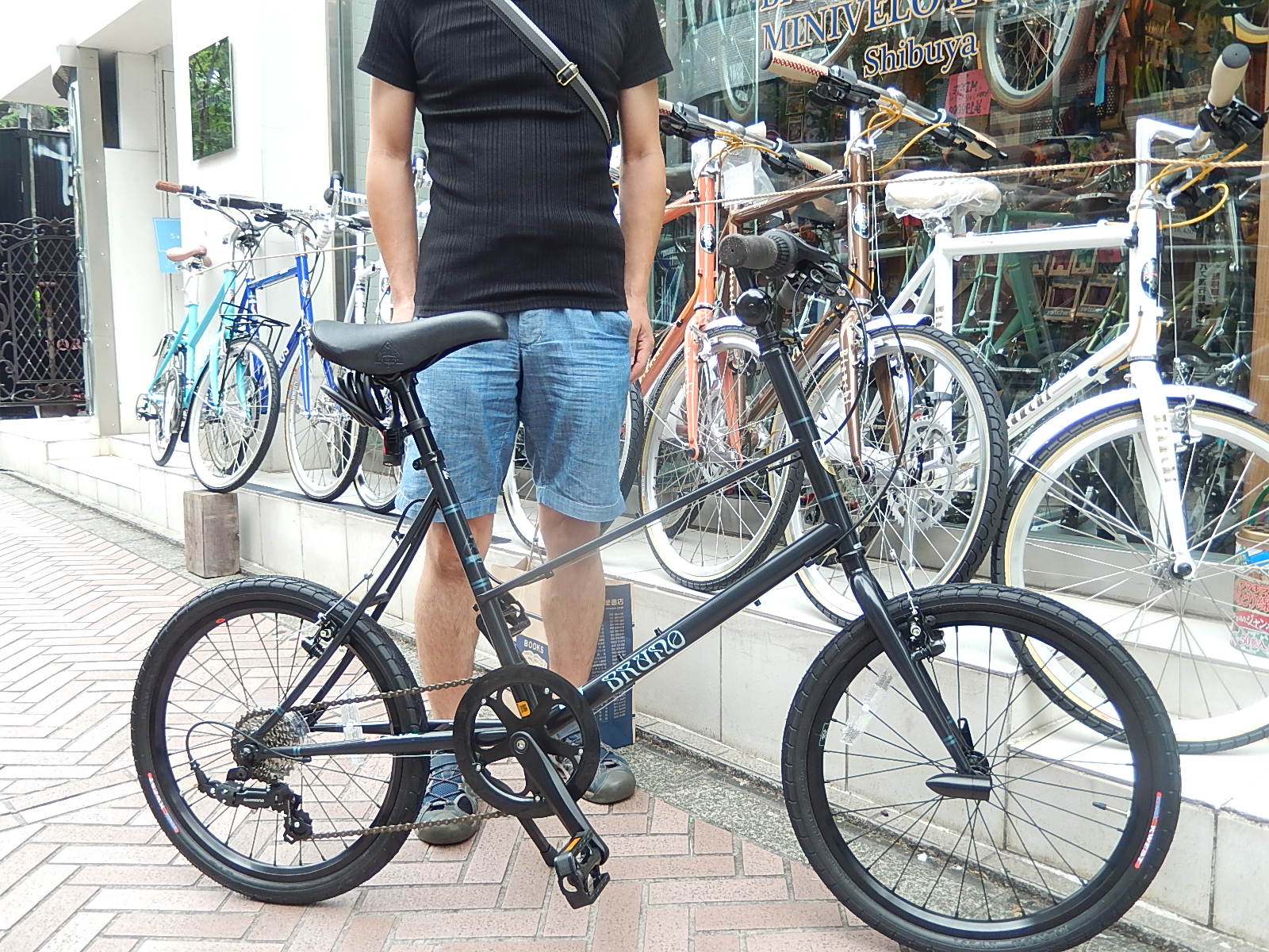6月14日　渋谷　原宿　の自転車屋　FLAME bike前です_e0188759_1946145.jpg