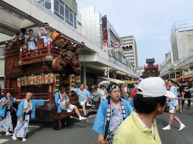 今年も駿河台三丁目は50名で参加　吉原祇園祭で西仲町さんの山車の引き回し_f0141310_7181969.jpg