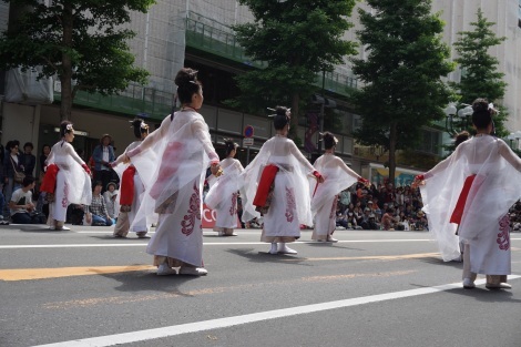 天女の羽衣のみたいな衣装ですね 趣味燦燦