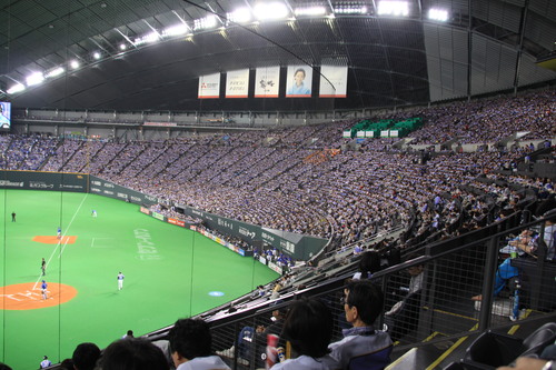 ラベンダー色の札幌ドームへ行ってきました。 6月15日_f0113639_1948588.jpg