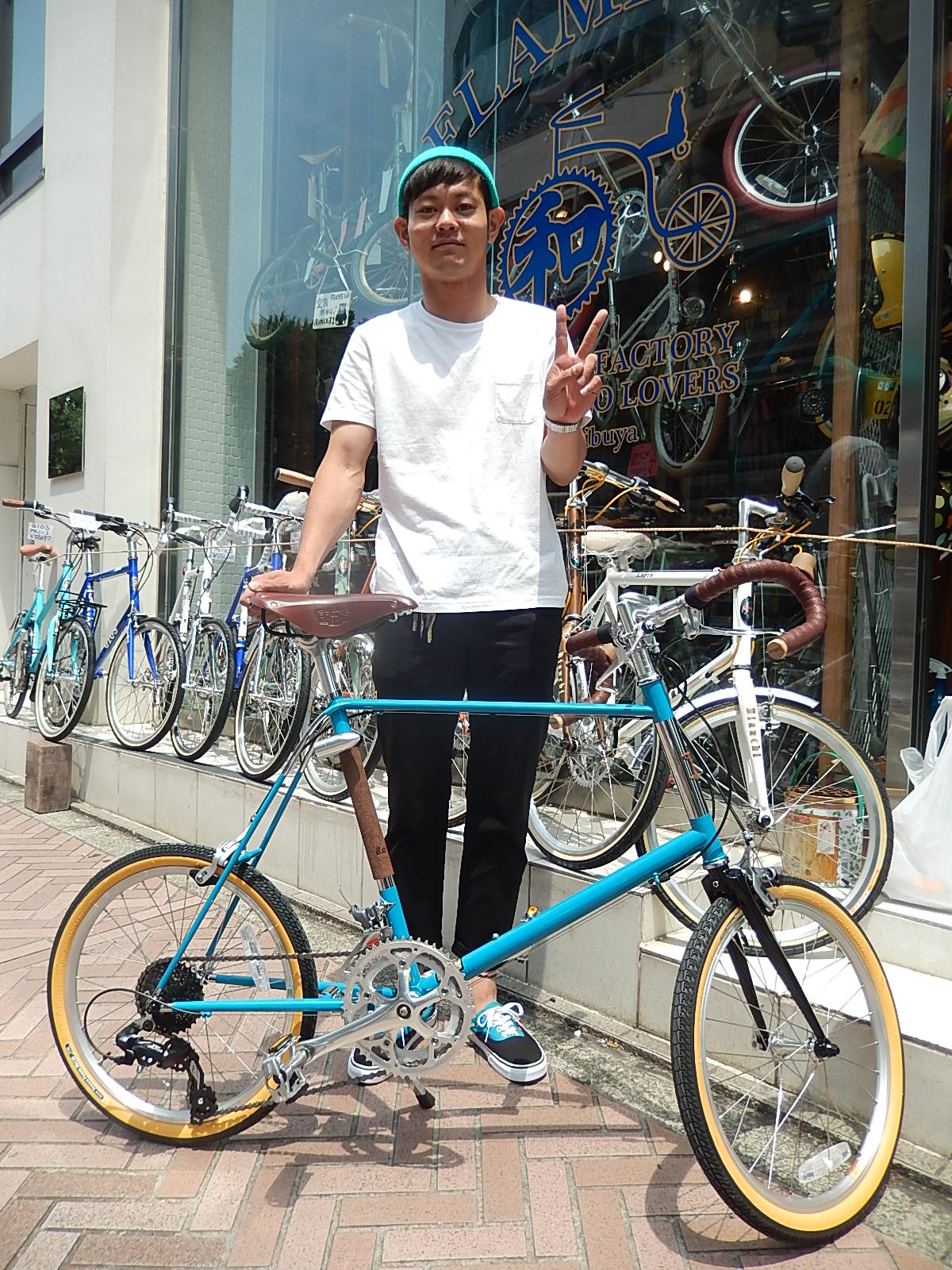 5月15日　渋谷　原宿　の自転車屋　FLAME bike前です_e0188759_161004.jpg