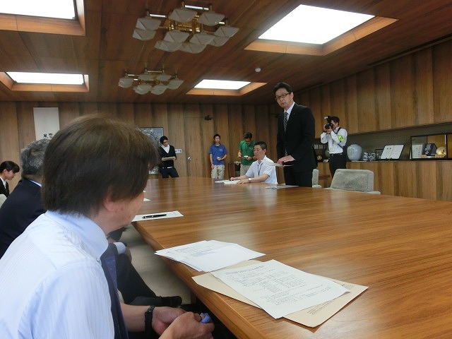 全日本アルティメット選手権に出場する市内の男女チームが副市長を表敬訪問_f0141310_7531412.jpg