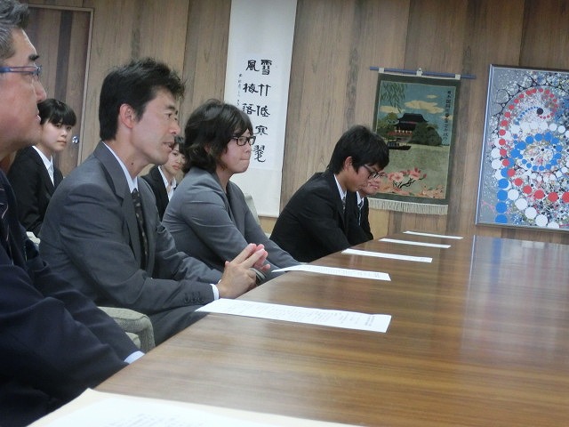 全日本アルティメット選手権に出場する市内の男女チームが副市長を表敬訪問_f0141310_7534340.jpg