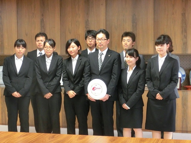 全日本アルティメット選手権に出場する市内の男女チームが副市長を表敬訪問_f0141310_756521.jpg