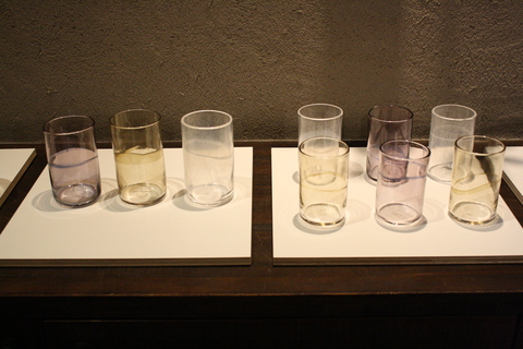 ガラス器にくつろぐ 相馬佳織 土屋 章_a0260022_17433799.jpg