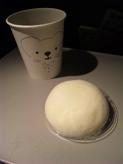 しろくまコーヒーブレイク_a0103940_2217758.jpg
