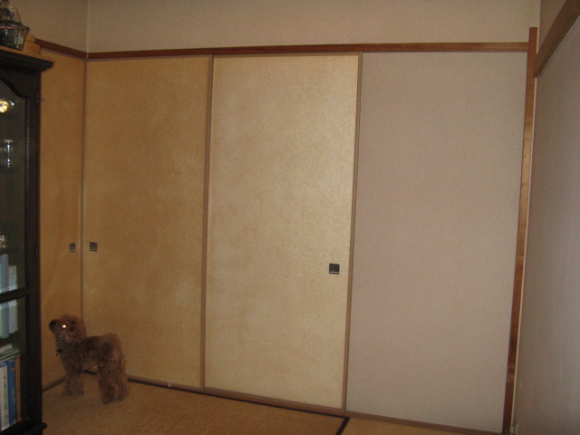 襖がコンクリートの壁に 壁紙屋本舗リフォーム選手権 くつろぎの空間 Diy奮闘記 襖がコンクリートの壁に 壁紙屋本舗リフォーム選手権 くつろぎの空間 Diy奮闘記