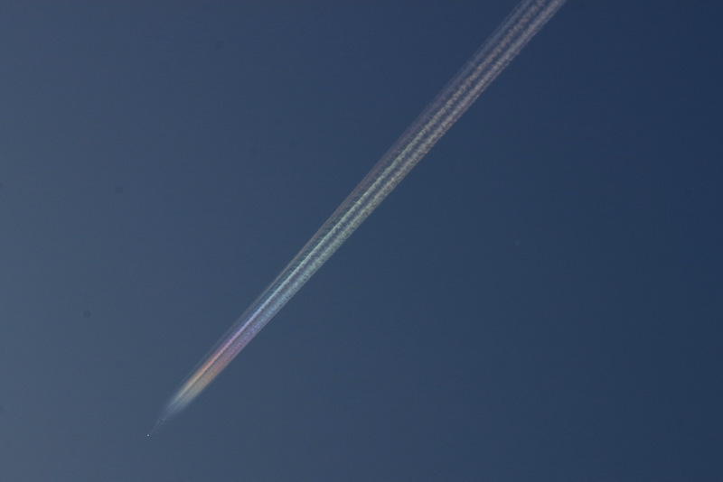 彩飛行機雲 空気を読む人のブログ