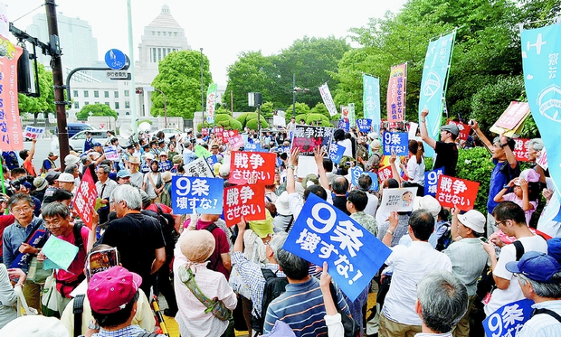 国旗掲揚と国歌斉唱、文科相が国立大に要請　ほか_c0024539_1111376.jpg