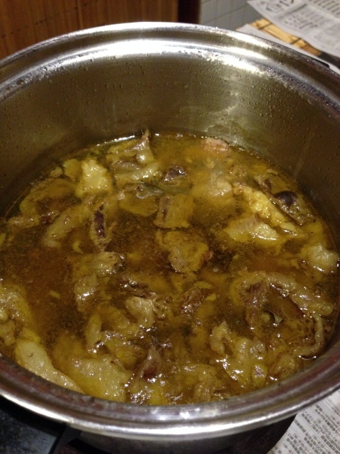 牛スジ肉を仕込む。_a0334793_02290558.jpg