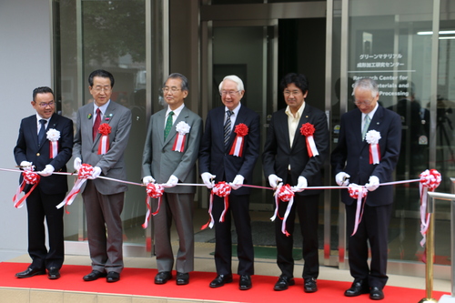 山形大学グリーンマテリアル成形加工研究センターの開所記念行事・・・２_c0075701_22221156.jpg