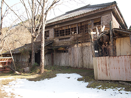 鳳来寺参道前にあった旧陸軍病院・鳳来寺高校女子寮（愛知県新城市）_c0356026_11311234.jpg