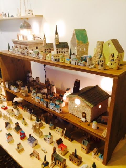 搬入してきました~北原裕子作品展は明日からです。_a0137727_223637100.jpg