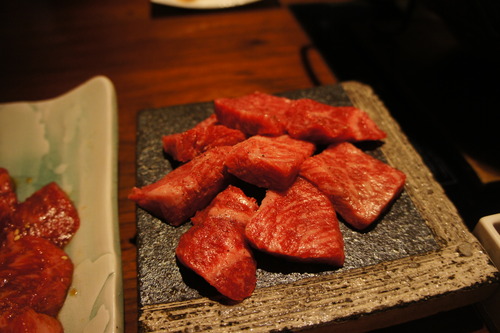 飛騨牛の焼き肉　「馬喰一代：銀座」_f0215714_16564271.jpg