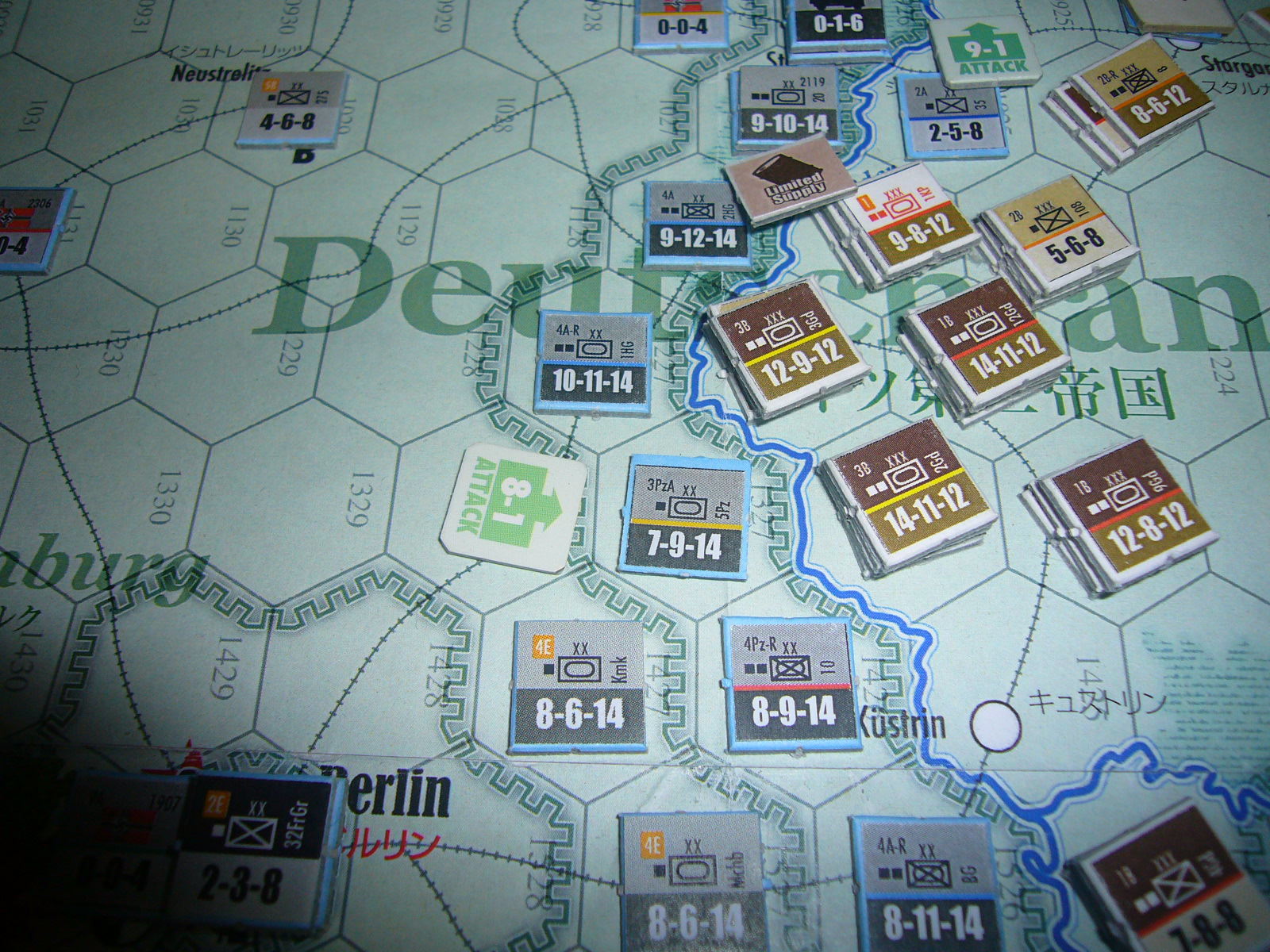 コマンドマガジン最新123号：第三帝国最後の戦い Vistula-Oder-Berlin: Eastern Front 1945に対する間接アプローチ〔リプレイ写真３〜５ターン〕_b0173672_22140488.jpg