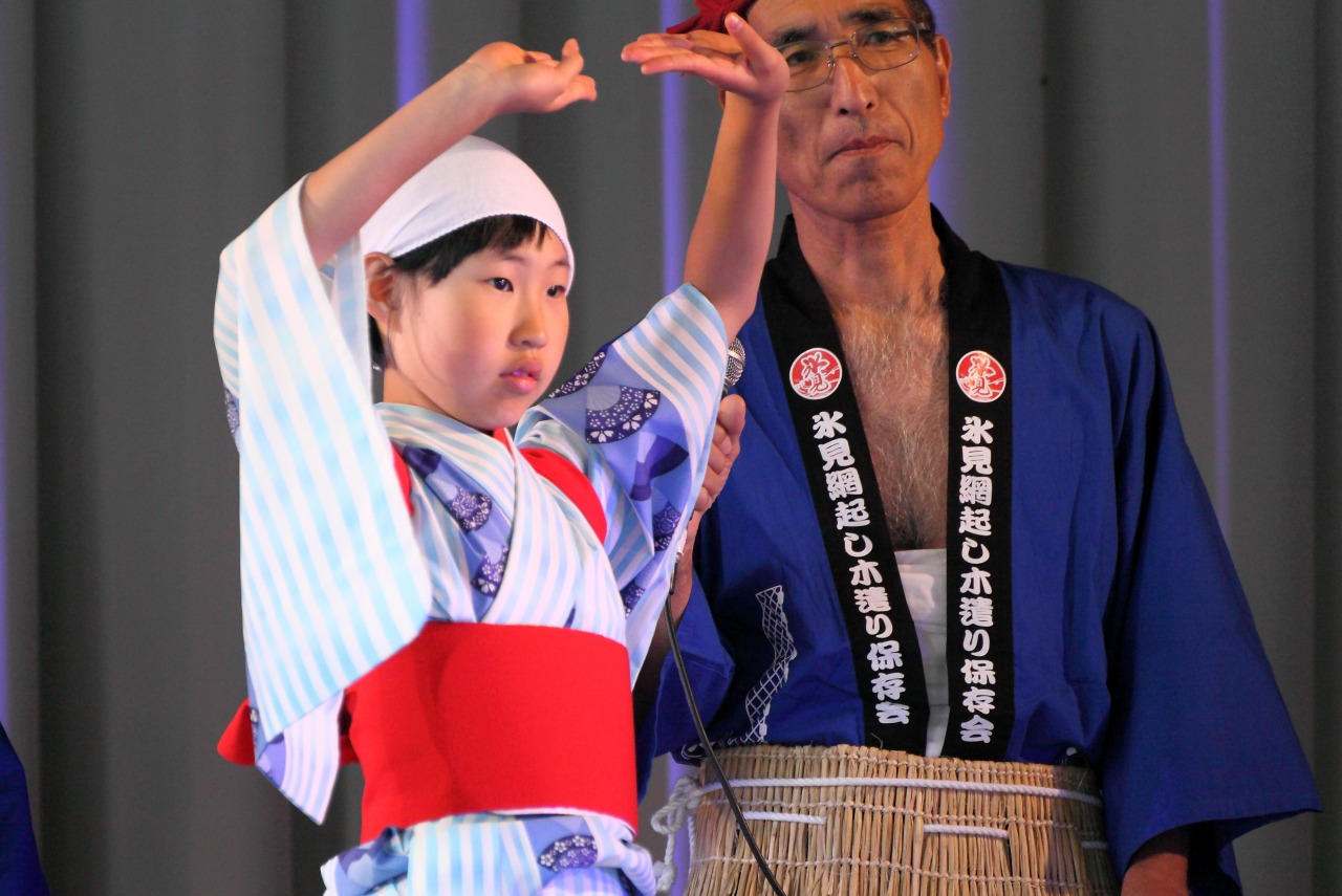 五箇山民謡祭　氷見網起し木遣り保存会_c0196076_1443325.jpg