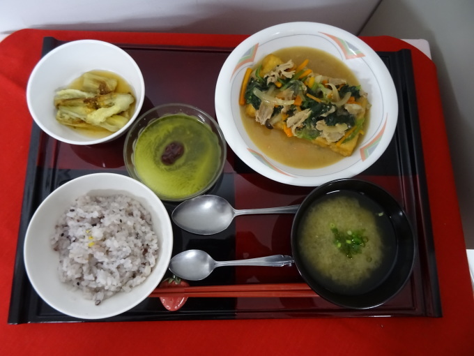 給食です！！_e0081477_13284137.jpg