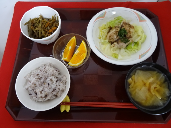 給食です！！_e0081477_13330008.jpg