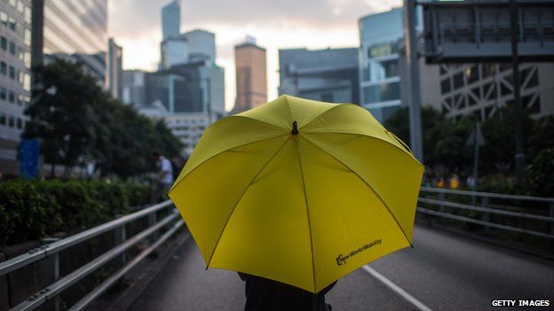 ▼香港の若者たちの雨傘が議会を動かした日_d0017381_293711.jpg