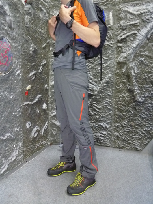 軽くて動きやすいトレッキングパンツ!_d0198793_13372852.jpg