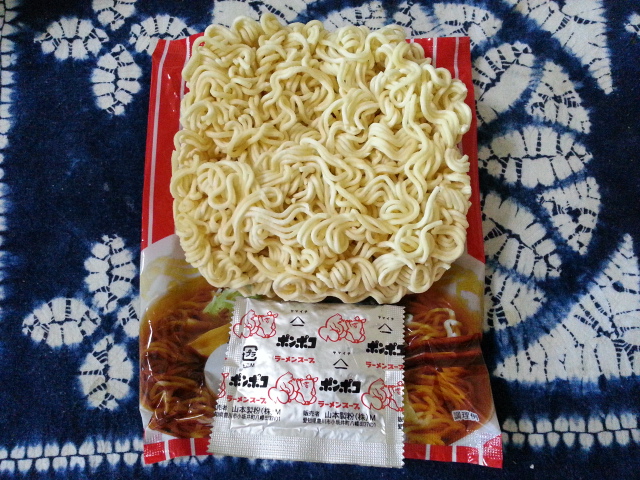 山本製粉(株) ポンポコラーメンしょうゆ味 ¥140_b0042308_128374.jpg