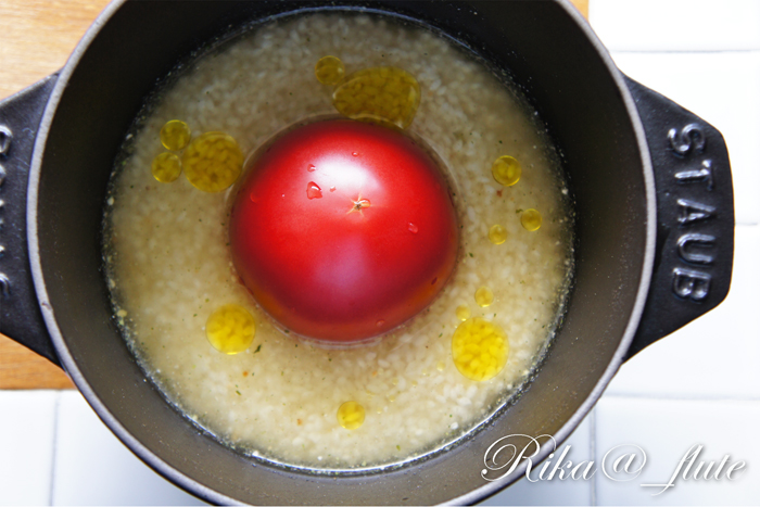 Staub鍋でまるごとトマトごはん Rika Flute Cooking Staub鍋でまるごとトマトごはん Rika Flute Cooking