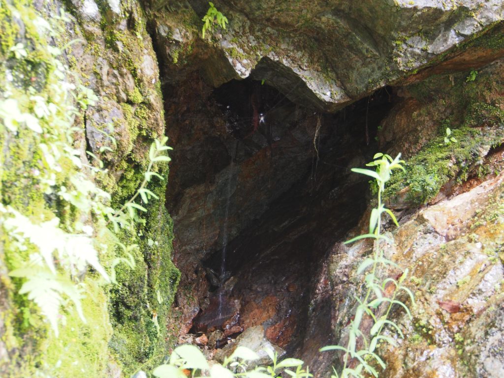 百間滝の岩清水_e0200287_20252118.jpg