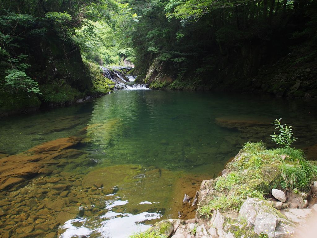 百間滝の岩清水_e0200287_20261035.jpg