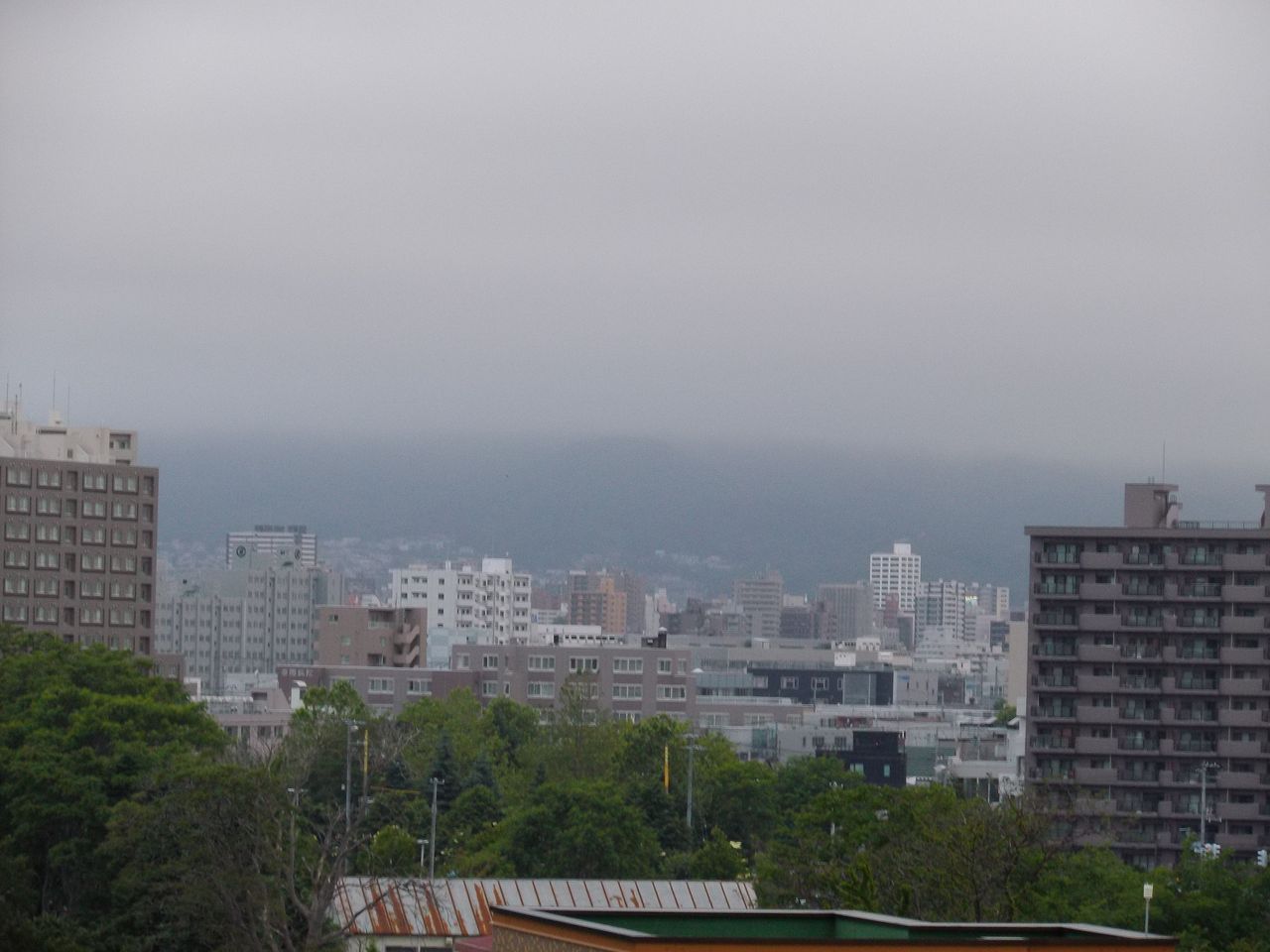 レーダーでは雲がないのに全天雲だらけ_c0025115_1915380.jpg