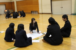 新潟県立五泉高等学校においてワークショップ「“異”心伝心」を行いました。_c0167632_1794530.jpg