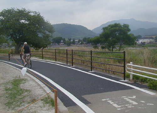 ●嵐山駅前の変化、その３６９（自転車道路）_d0053294_16565640.jpg