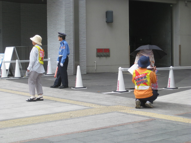 ６月２１日、星野文昭さんを取り戻そう！全証拠開示！街頭宣伝（岡山）_d0155415_1191021.jpg