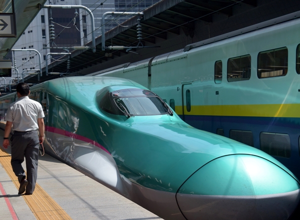 新幹線 はやぶさ かがやき 東京駅にて 15 6 In Tokyo むっちゃんの花鳥蝶風月 鳥 猫 花 空 山 新幹線 はやぶさ かがやき 東京駅にて 15 6 In Tokyo むっちゃんの花鳥蝶風月 鳥 猫 花 空 山