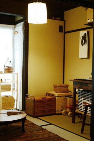 子ども部屋に、壁面収納。_d0227246_1105758.jpg
