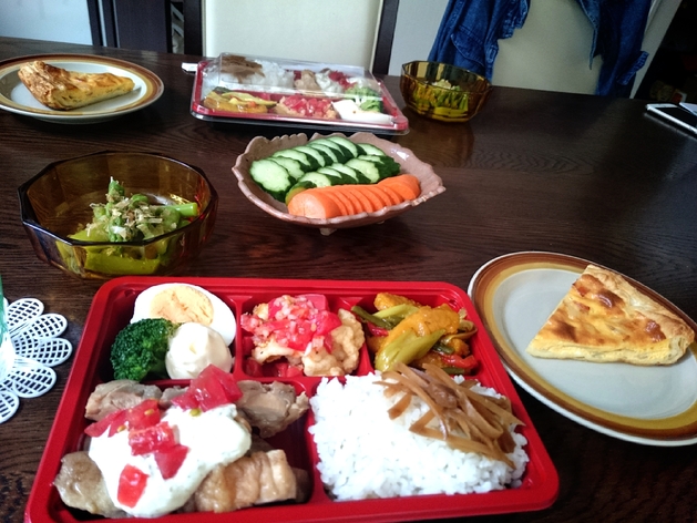 イニミニマニモのお弁当_b0153550_14563100.jpg