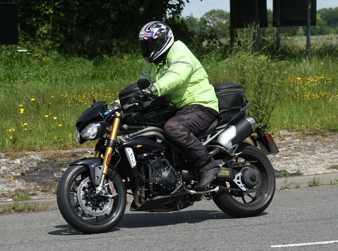 Triumph Speed Triple 2016年ﾓﾃﾞﾙ_f0004270_23501506.jpg