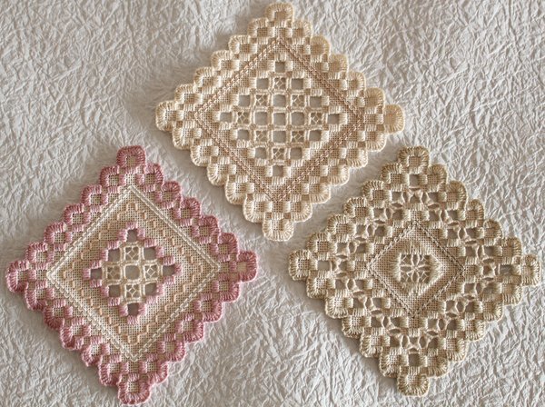 ハーダンガー刺繍 サイズ38x82 布はコングレス 糸はDMC ハーダンガー刺繍 サイズ38x82 布はコングレス 糸はDMC
