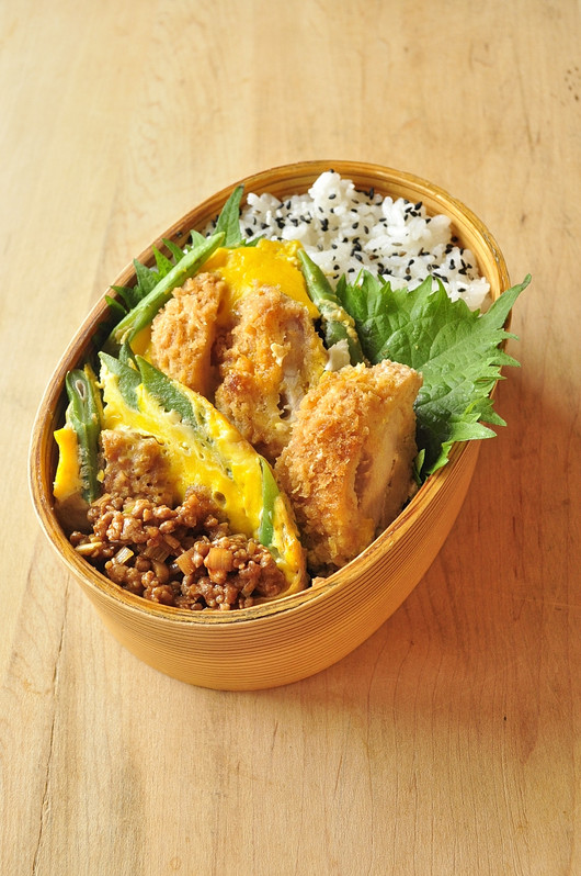 かつとじ弁当_b0171098_8494020.jpg