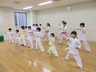 土曜日空手 交流大会に向けて稽古!_c0118332_2310357.jpg