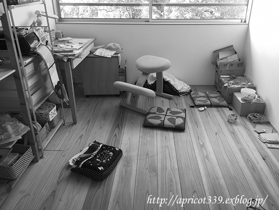 長女の部屋の模様替え1_c0293787_11164428.jpg