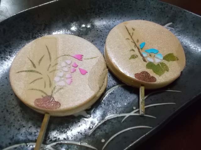 うちわのお菓子 _f0019498_1855595.jpg