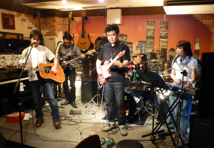 6月21日、毎年恒例の、Rainy Season Live@ZOEのライブレポ♪_e0188087_17025.jpg
