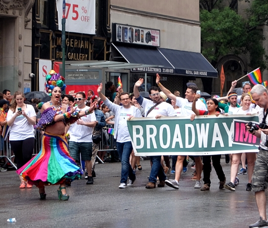 NYのゲイ・プライド・パレード2015（最高裁が全州で同性婚認める判断を下した2日後）_b0007805_3495840.jpg
