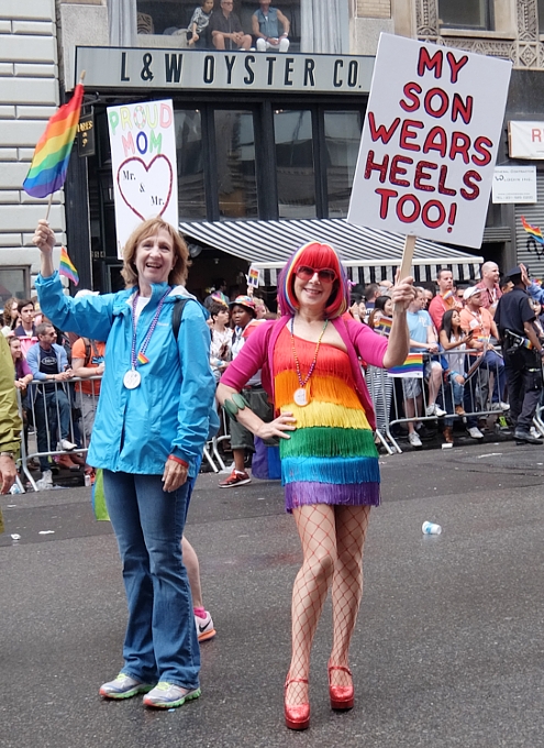 NYのゲイ・プライド・パレード2015（最高裁が全州で同性婚認める判断を下した2日後）_b0007805_3512312.jpg