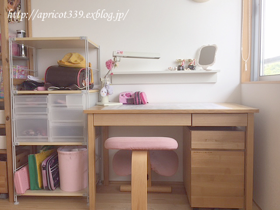 長女の部屋の模様替え3_c0293787_10322302.jpg