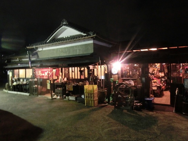 梅雨の晴れ間に小潤井川で草刈り 夜の払いはいつもの「ホルモン忠ちゃん」_f0141310_7292753.jpg