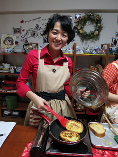 なぜか、汽笛が響く、フレンチトーストクッキング。_d0046025_11193545.jpg
