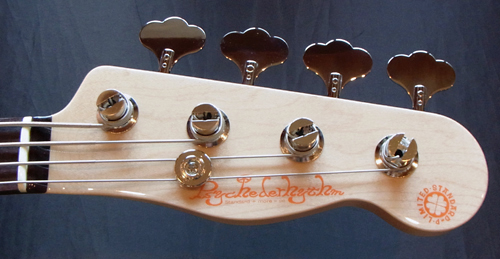 「Vintage Sonic BlueのStandard-P 54 1本目」が完成!!_e0053731_13473139.jpg